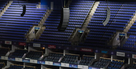 吊在穹頂的Bose ShowMatch陣列音響 吊在穹頂的Bose ShowMatch陣列音響