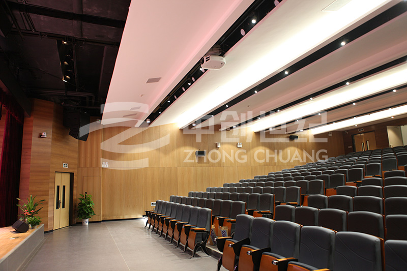 深中南山創新學校階梯教室2 深中南山創新學校階梯教室2